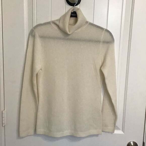 Garnet Hill Sweaters - Garnet Hill Lightweight Cashmere Turtleneck Sweater Size S Ivory Cream Luxury